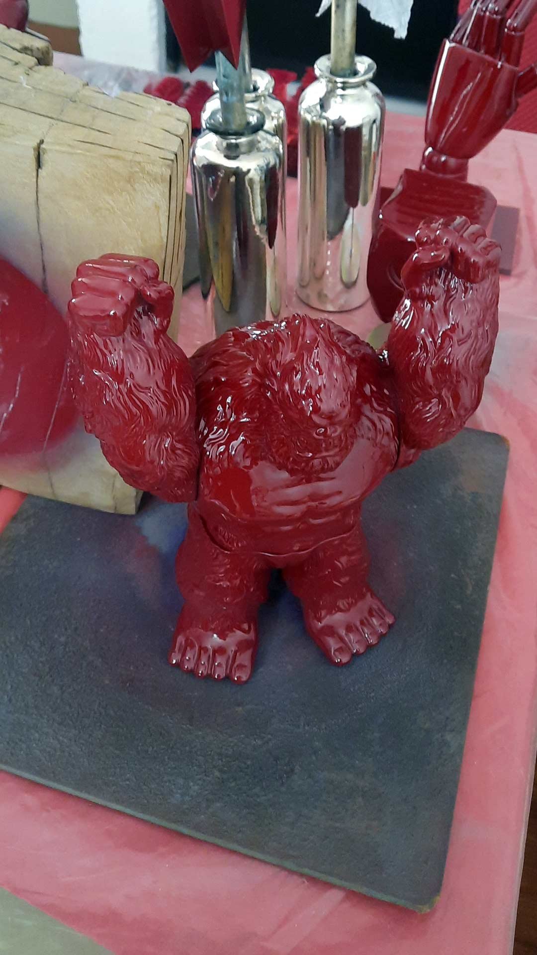 Corazón decorativo dorado con diseño DG de Dolce & Gabbana, trabajo artesanal de Arte Plateado